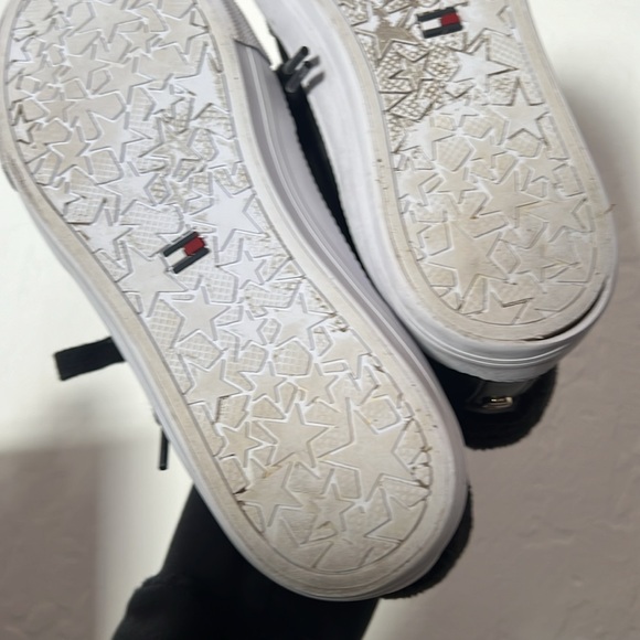 Tommy Hilfiger Furry Black leather tennis shoe sneakers women's size 7 - Picture 11 of 13